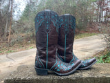 Size 10 women’s Ariat boots
