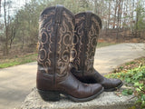 Size 8 men’s or 9.5 women’s Tony Lama boots