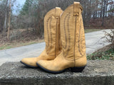 Size 8 women’s Larry Mahan boots