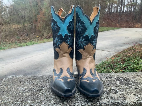 Size 7.5 women’s Liberty boots