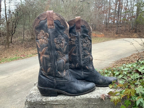 Size 9 women’s Oak Tree Farms boots