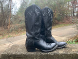 Size 8.5 men’s or 10 to 11 women’s J. Chisholm boots