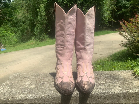 Size 6 women’s Donald Pliner boots