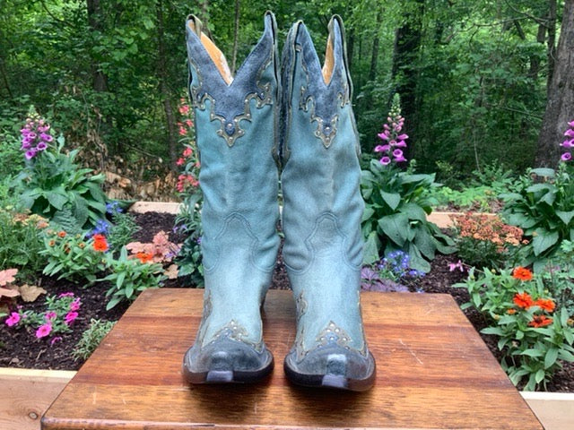 Size 8 women s Gianni Bini boots Bootitude